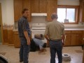 2005-08-20 Merle & Nelson hook up the appliances * 2592 x 1944 * (1.19MB)